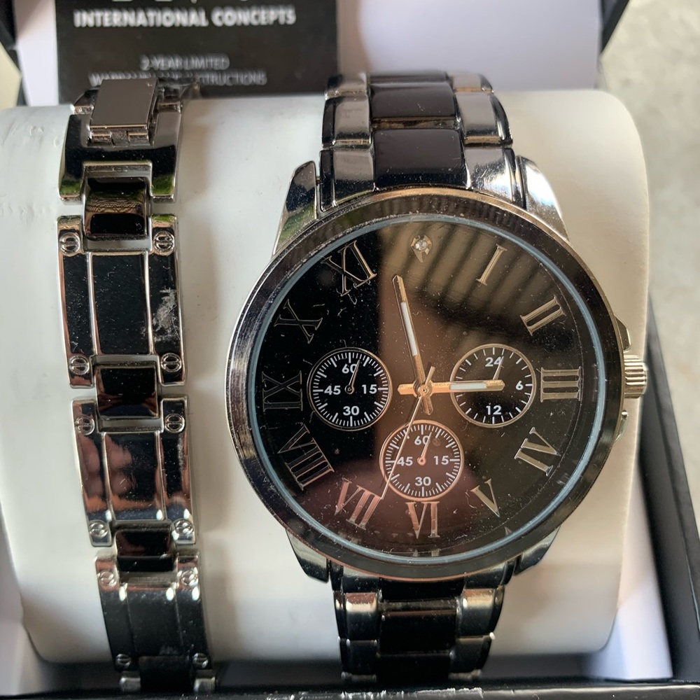 Men’s INC international Concept NEW with bracelet